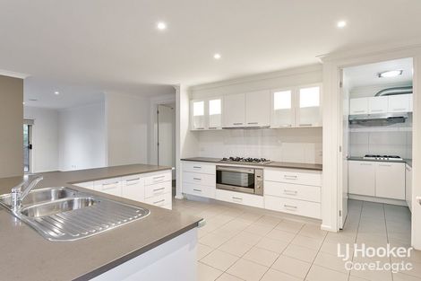 Property photo of 16 Mowbray Drive Point Cook VIC 3030