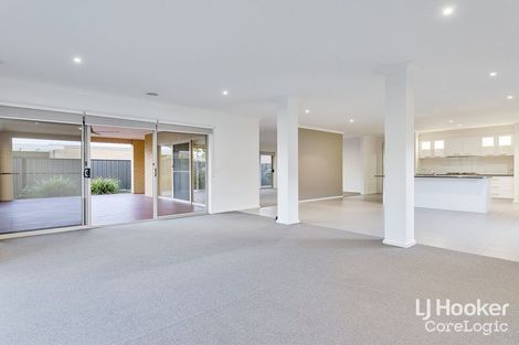 Property photo of 16 Mowbray Drive Point Cook VIC 3030