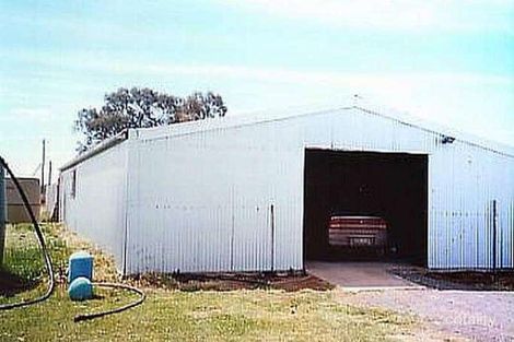 241 School Rd, Beverford, VIC 3590