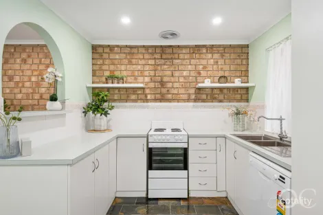 Property photo of 4/48 Sunnymeade Drive Aberfoyle Park SA 5159