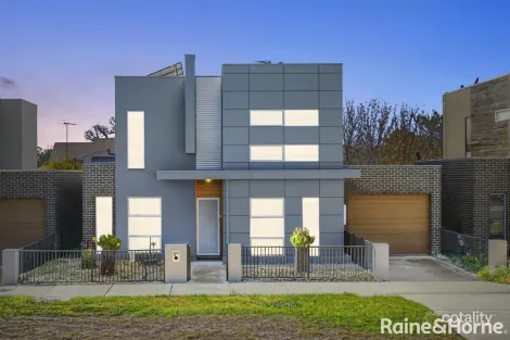 16 MCCRAE ST, MADDINGLEY, VIC 3340