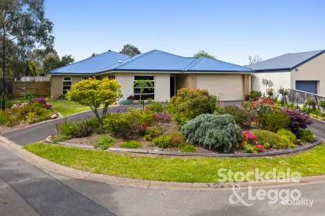 8 TUPONG PL, ROSEBUD, VIC 3939