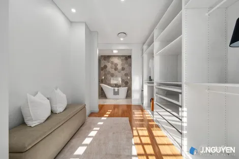 Property photo of 6 Meadows Road Cabramatta West NSW 2166