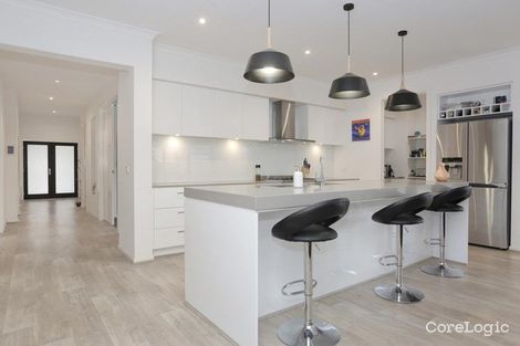 Property photo of 6 Tourmaline Drive Cobblebank VIC 3338