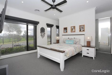 Property photo of 6 Tourmaline Drive Cobblebank VIC 3338