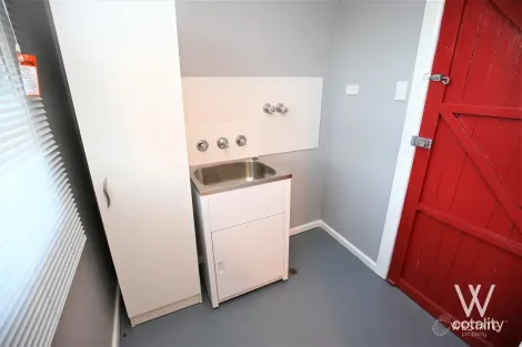 Property photo of 33 Commonwealth Street West Bathurst NSW 2795