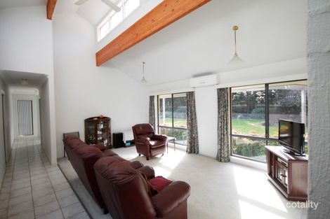 Property photo of 41 Rose Place Waldara VIC 3678
