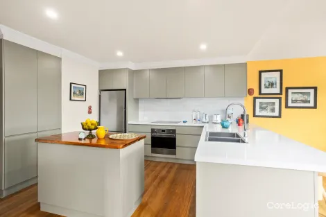 Property photo of 8 White Place Figtree NSW 2525