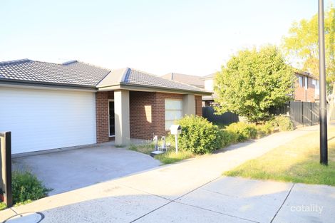Property photo of 15 Divan Place Craigieburn VIC 3064