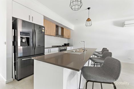 Property photo of 5 Popran Walk Wollert VIC 3750