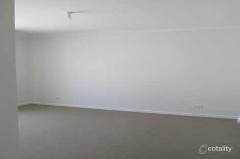 Property photo of 2/53 Shakespeare Drive Delahey VIC 3037