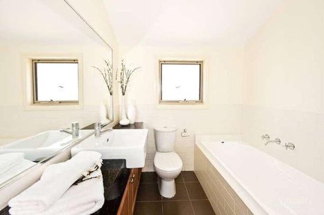 Property photo of 2/48 Fairlie Avenue Macleod VIC 3085