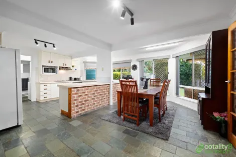 Property photo of 8 Vaucluse Crescent Petrie QLD 4502
