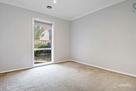 Property photo of 28 Lakeside Drive Roxburgh Park VIC 3064