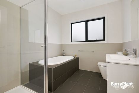 Property photo of 2/12 Weatherlake Street Watsonia VIC 3087