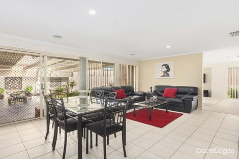 Property photo of 8 Aston Glade Cranbourne East VIC 3977