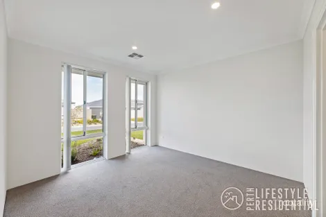 Property photo of 32 Shellharbour Promenade Alkimos WA 6038
