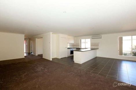 Property photo of 41 Hibiscus Crescent Point Cook VIC 3030