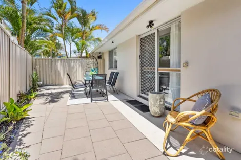 2/29 Riviera Rd, Miami, QLD 4220