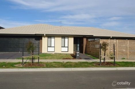 Property photo of 68 Grassbird Drive Point Cook VIC 3030