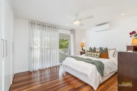 Property photo of 3 Jacaranda Drive Torquay QLD 4655