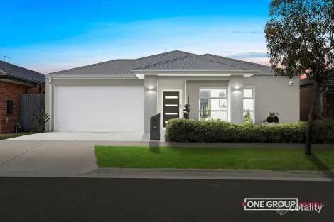 Property photo of 7 Peanut Avenue Mickleham VIC 3064