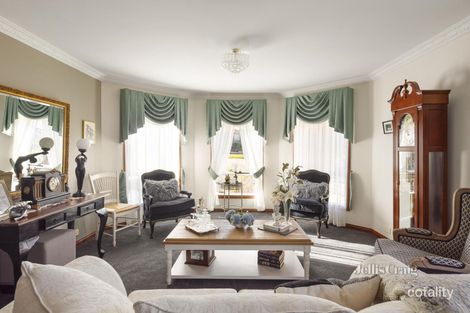 Property photo of 6 Lobelia Court South Morang VIC 3752