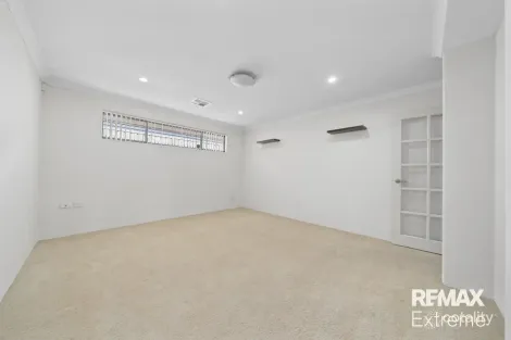 Property photo of 22 Crosthwait Circle Tapping WA 6065