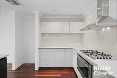 Property photo of 22 Crosthwait Circle Tapping WA 6065