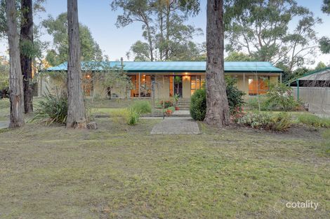 17 Belgrave Ave, Cockatoo, VIC 3781