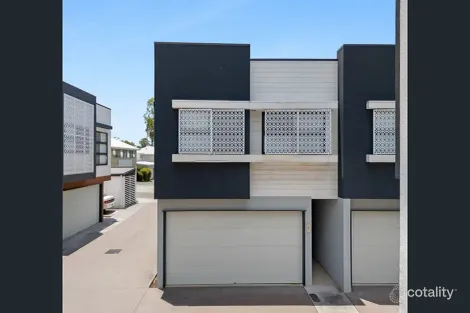 Property photo of 1/19 Eminence Lane Bridgeman Downs QLD 4035