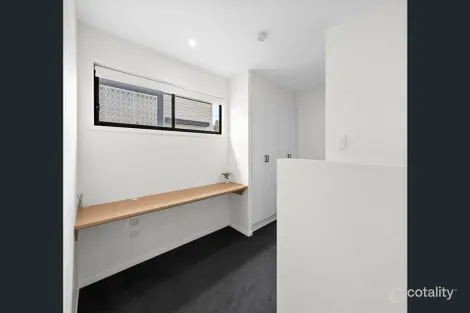 Property photo of 1/19 Eminence Lane Bridgeman Downs QLD 4035