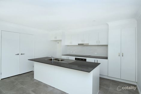 Property photo of 2/12 Radcliffe Crescent Glenvale QLD 4350