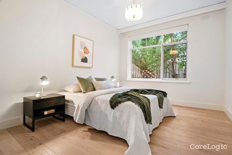 Property photo of 2/9 Narong Road Caulfield North VIC 3161