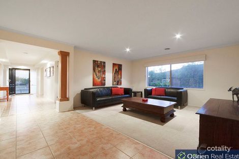 Property photo of 5 Jude Place Narre Warren South VIC 3805