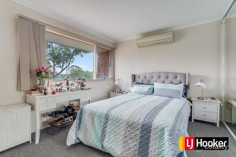 Property photo of 21 Green Lane Bradbury NSW 2560