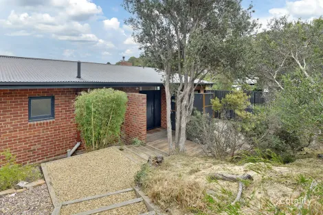 86 Malunna Rd, Lindisfarne, TAS 7015