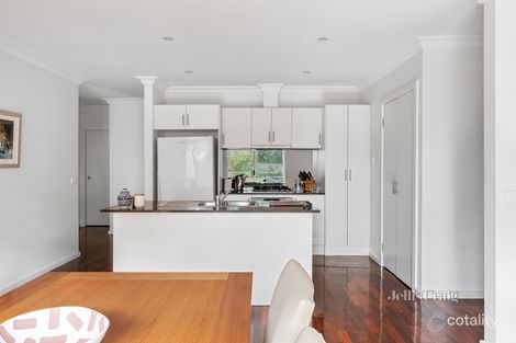 Property photo of 2/49 Deakin Street Bentleigh East VIC 3165