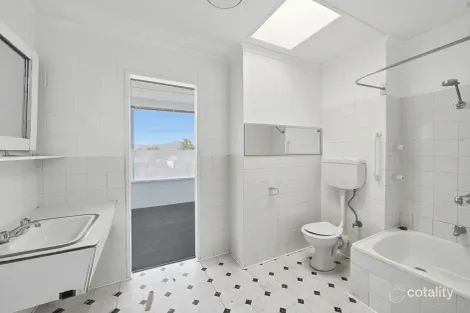 Property photo of 4/64 Bellevue Parade New Town TAS 7008