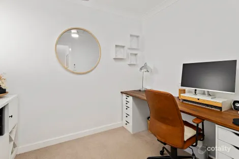 Property photo of 2B Lantarra Place Figtree NSW 2525