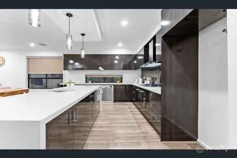 Property photo of 6 Corbett Street Clyde North VIC 3978