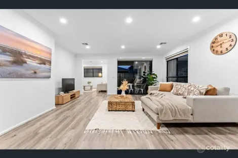 Property photo of 6 Corbett Street Clyde North VIC 3978