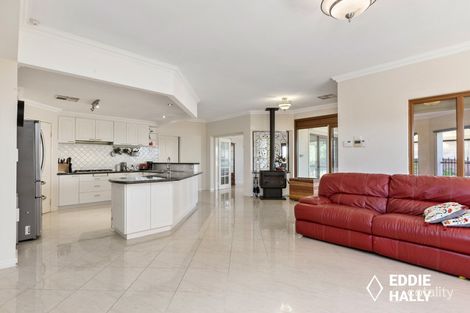 Property photo of 11 Belladonna Drive Yangebup WA 6164