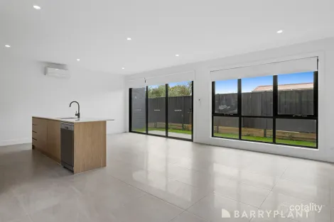 Property photo of 2/14 First Avenue Rosebud VIC 3939