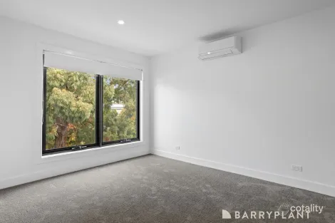 Property photo of 2/14 First Avenue Rosebud VIC 3939