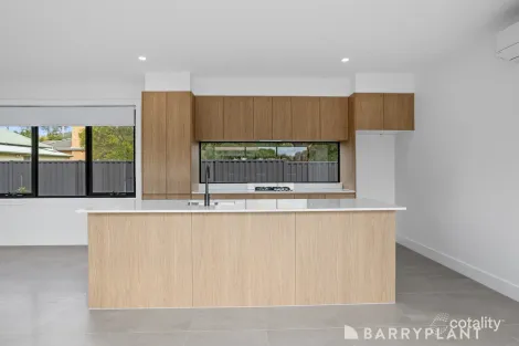 Property photo of 2/14 First Avenue Rosebud VIC 3939