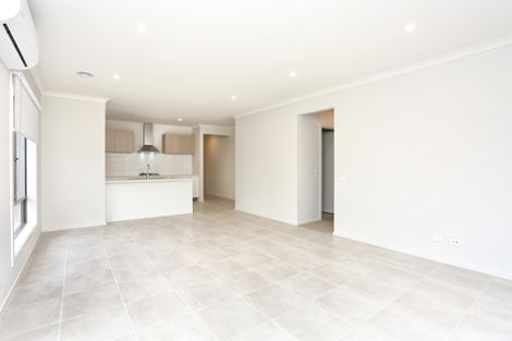 Property photo of 21 Hollyhock Road Craigieburn VIC 3064