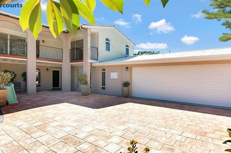 Property photo of 25 Mawson Crescent Hillarys WA 6025