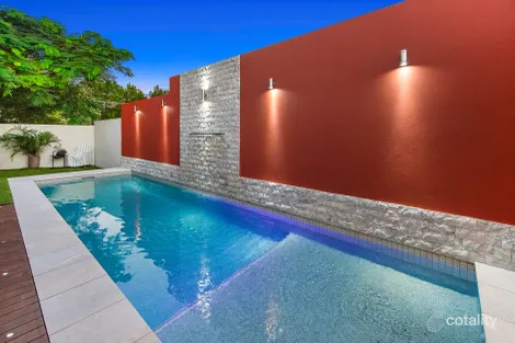 Property photo of 2 Swallow Avenue Paradise Point QLD 4216