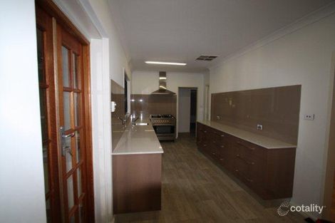 4 Hobart Cres, Banksia Park, SA 5091